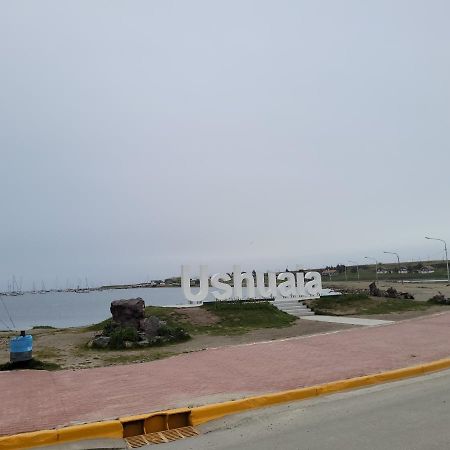 Alojamiento Raquel Y Hector Ushuaia Esterno foto